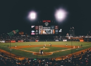 科维托娃重返赛场，刷新纪录首场状态出色，RNG观众沸腾！上演精彩一战