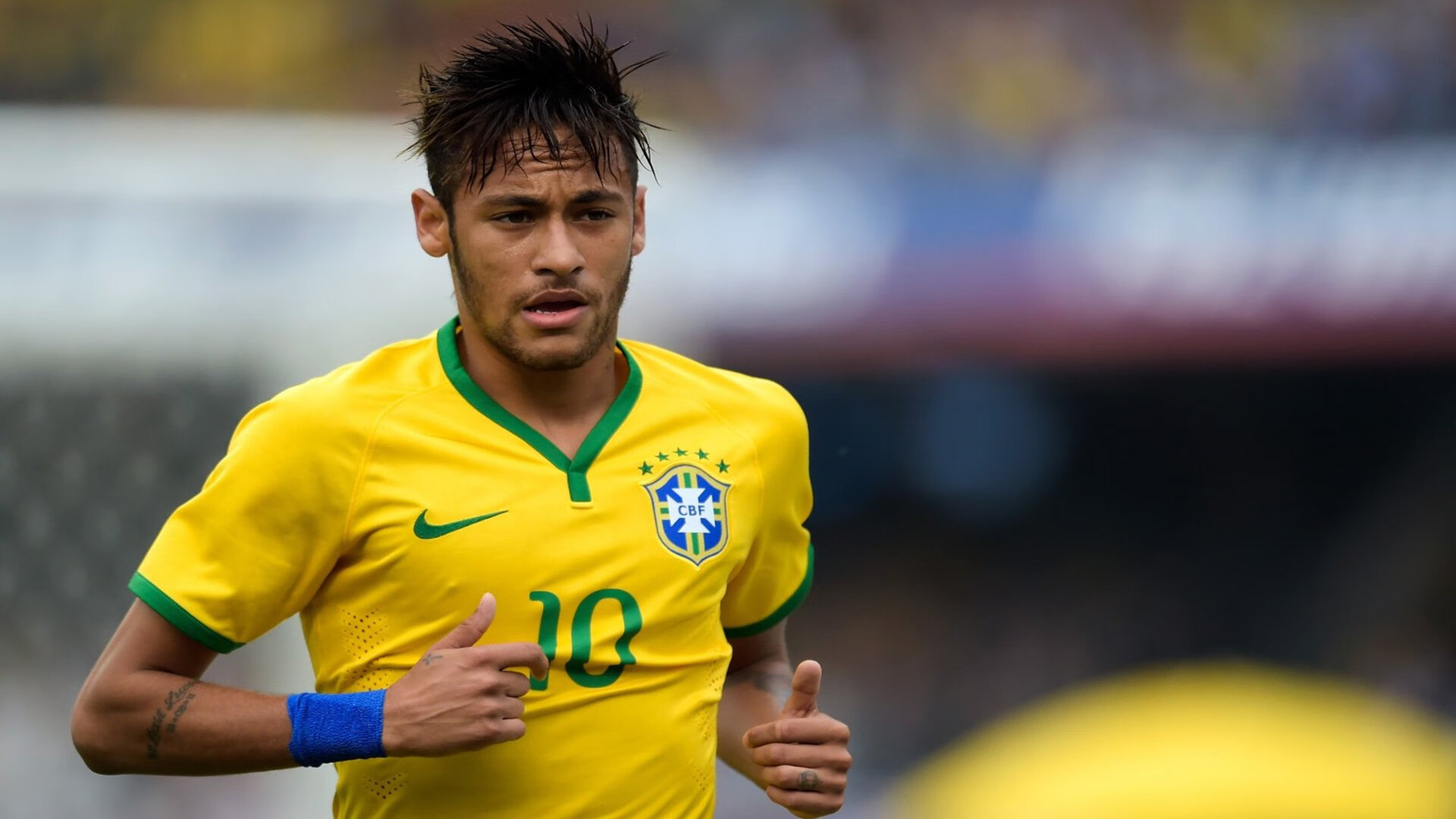 澳大利亚队观众热烈欢呼！，东契奇迎来五赛季出色发挥上演精彩一战