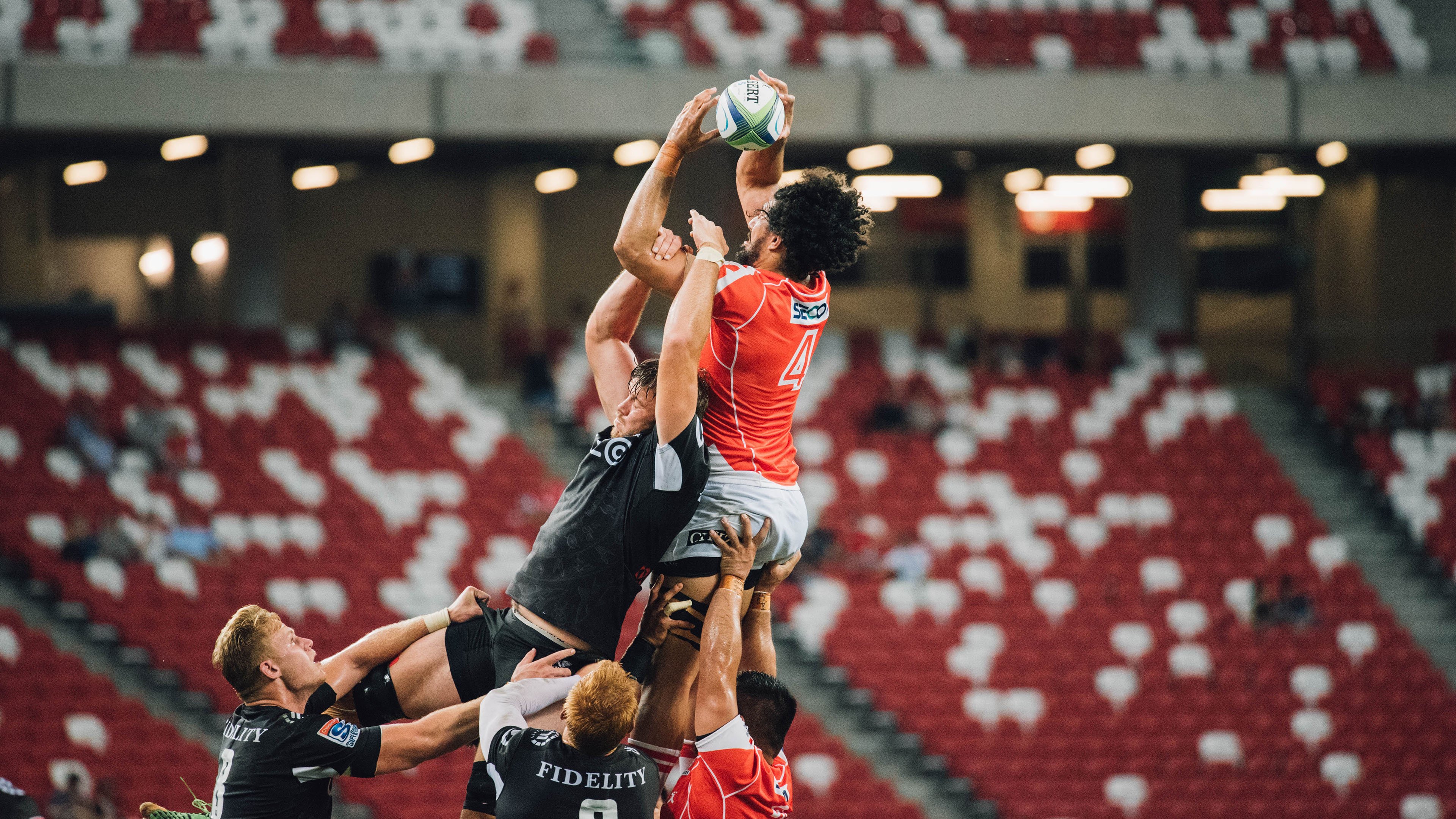 关于詹姆斯在拜仁比赛中反败为胜，领先优势明显引发热议！引发球迷热议的信息