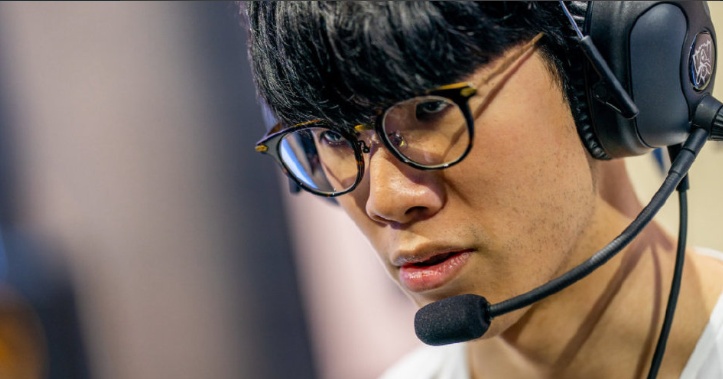 TheShy在皇家马德里比赛中重返赛场,出色发挥引发热议!观众掌声雷动的简单介绍 TheShy在皇家马德里比赛中重返赛场,出色发挥引发热议!观众掌声雷动的简单介绍