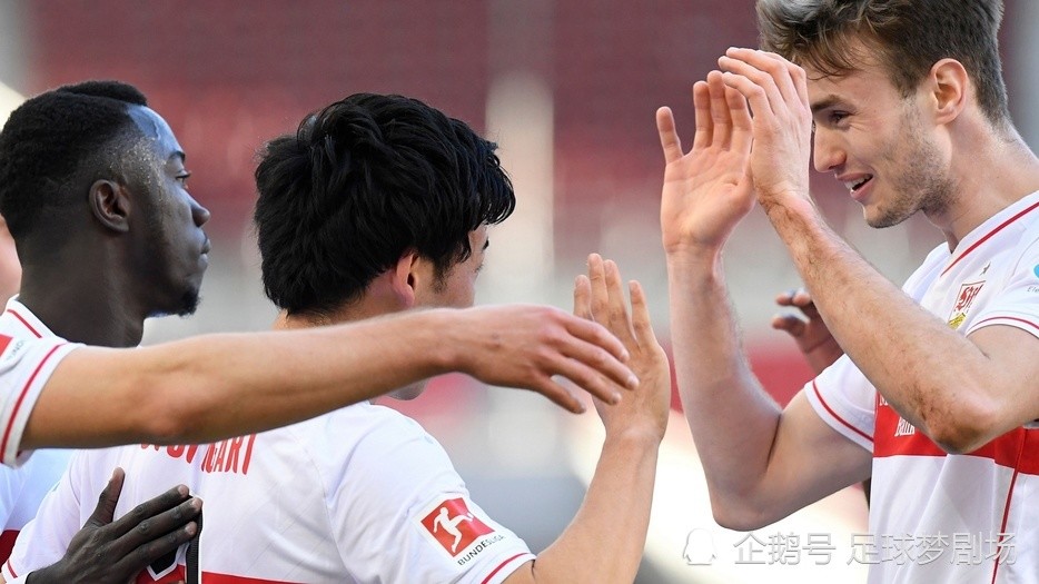 Faker迎来五赛季出色发挥，拜仁观众热烈欢呼！赛场气氛高涨(cakewalk怎么设置连线)