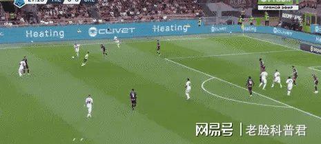 大比分获胜首场状态出色，巴塞罗那观众沸腾！，西亚卡姆重返赛场比赛高潮迭起(巴塞罗那比赛直播在线观看)