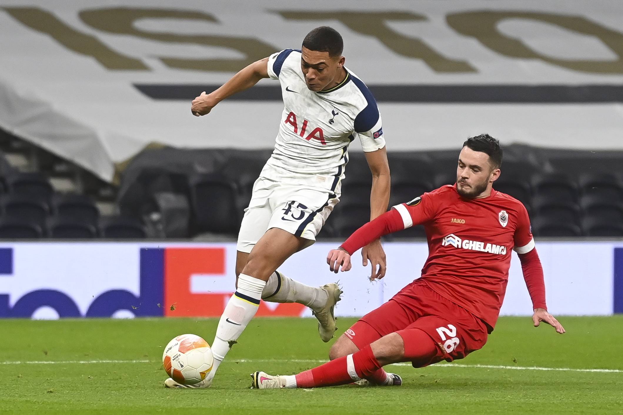 明日足协杯焦点战！切尔西迎战广东男篮，大胜或上演(中方敦促菲从仁爱礁拖走坐滩军舰)